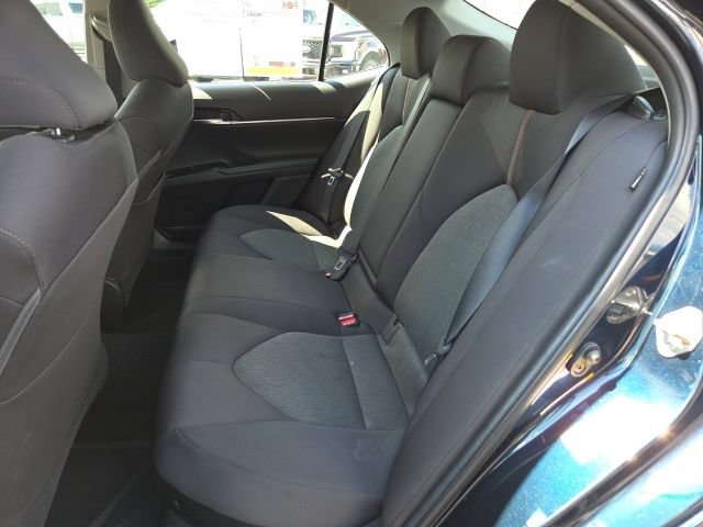 Used 2018 Toyota Camry LE FWD image 11