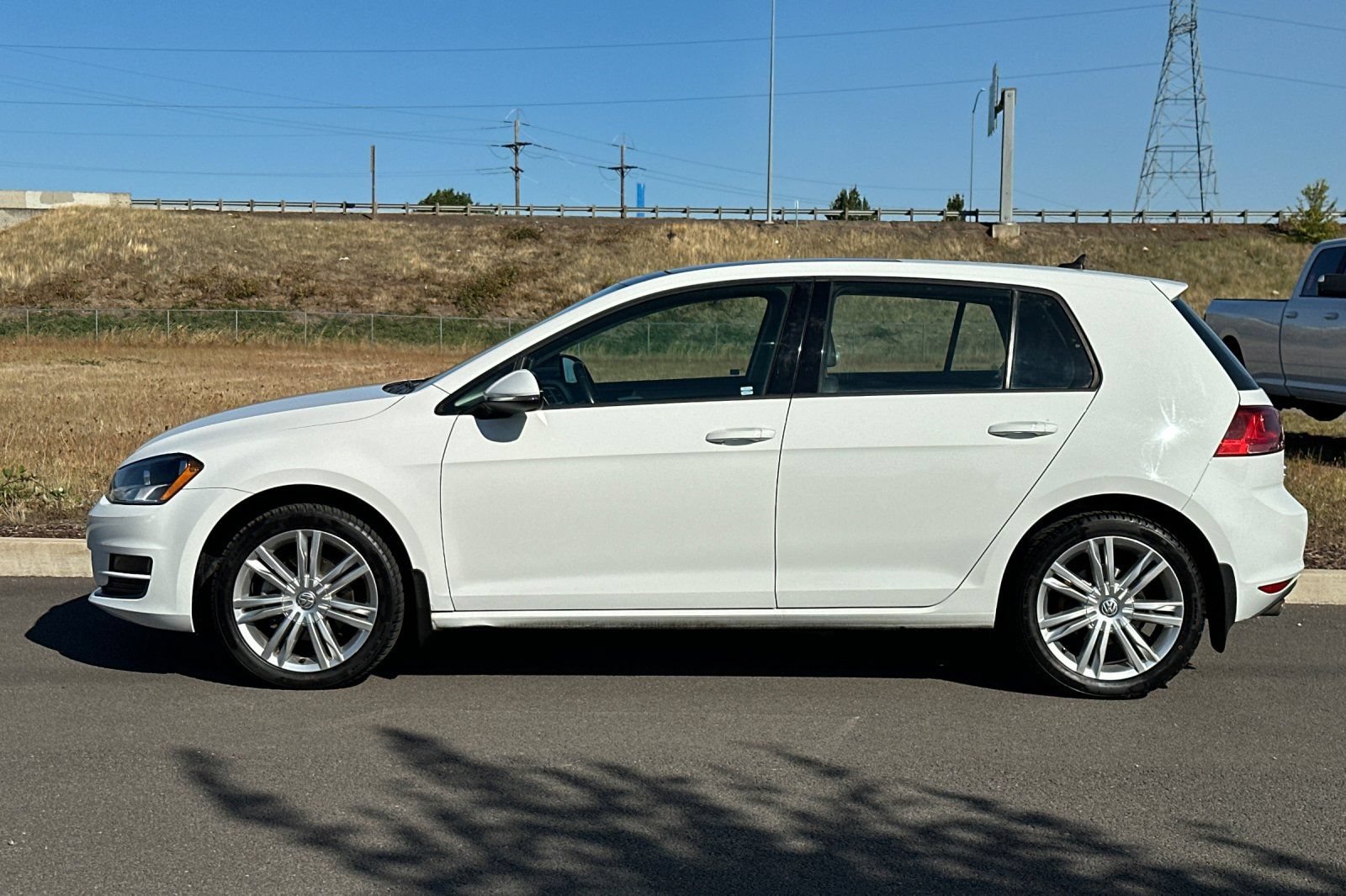 Used 2016 Volkswagen Golf SE FWD image 6