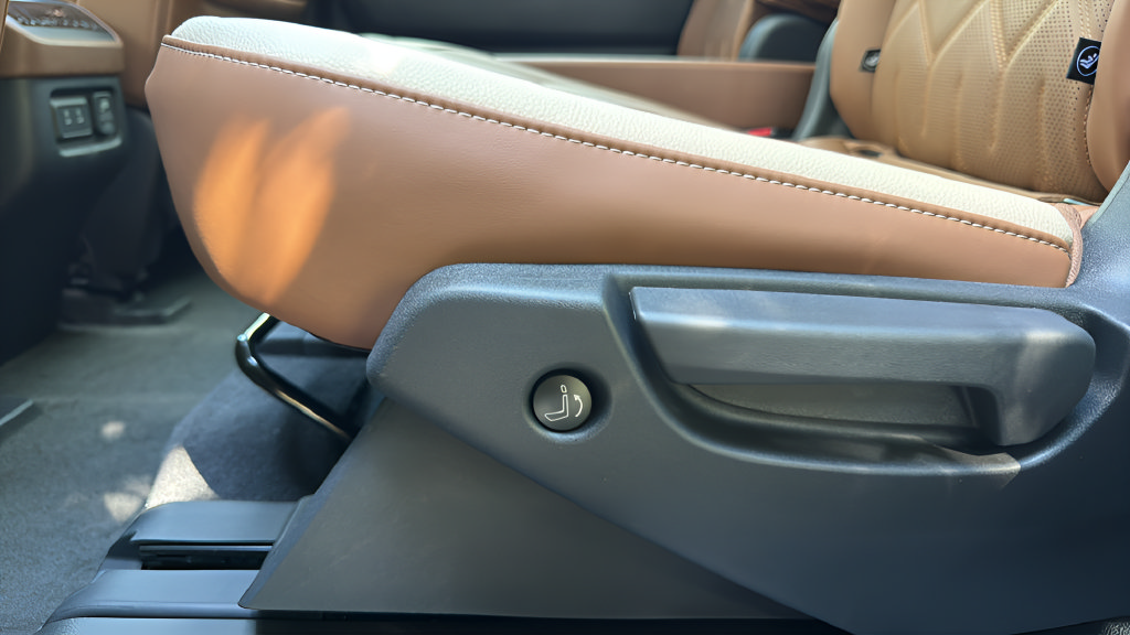 New 2026 Nissan Pathfinder Platinum AWD/4WD image 22