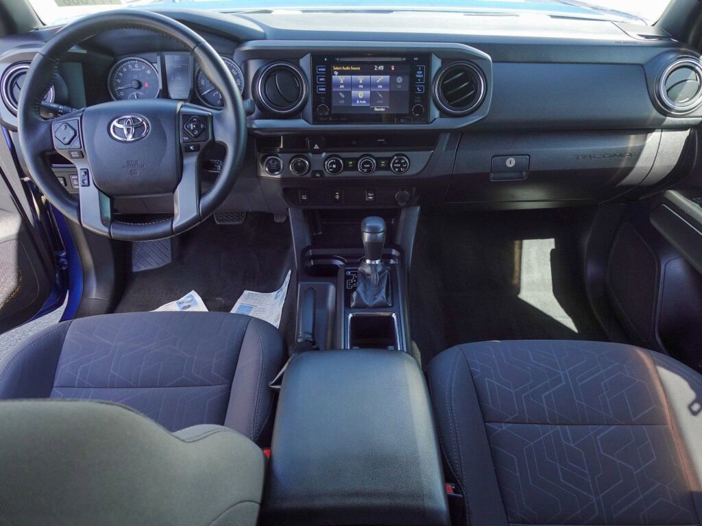 Certified 2017 Toyota Tacoma TRD Sport w/ Tow Package (A/T) image 12