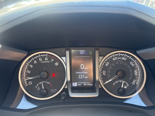 Used 2022 Toyota Tacoma SR5 w/ Technology Package RWD image 13