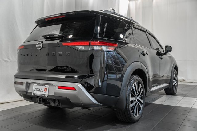 Used 2024 Nissan Pathfinder Platinum w/ Black Appearance Package image 4