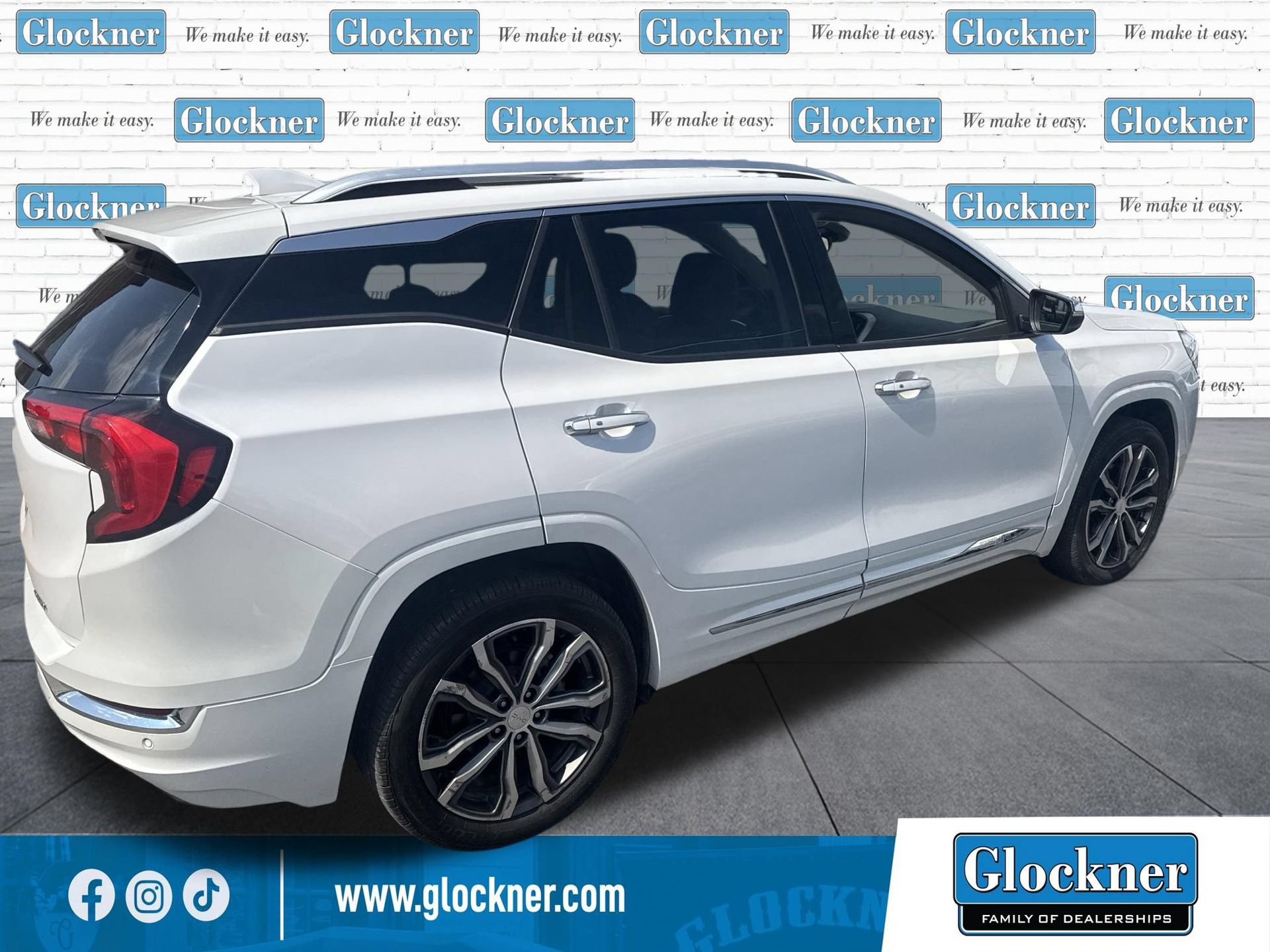 Used 2020 GMC Terrain Denali w/ Denali Premium Package AWD/4WD image 4