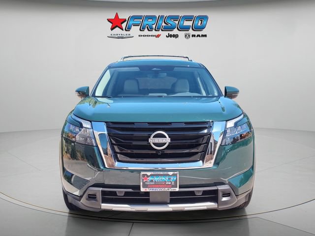 Used 2025 Nissan Pathfinder SL image 2