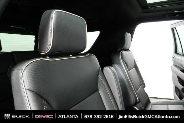 Used 2023 GMC Yukon SLT w/ SLT Premium Package image 22