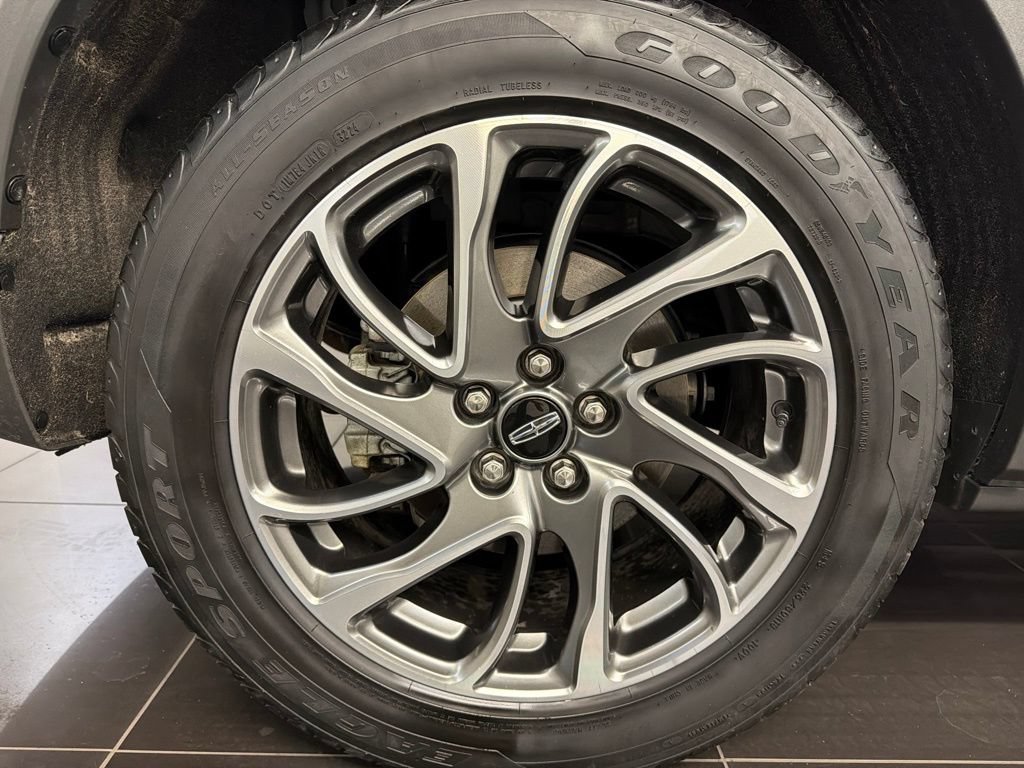 Used 2022 Lincoln Corsair AWD w/ Equipment Group 101A image 7