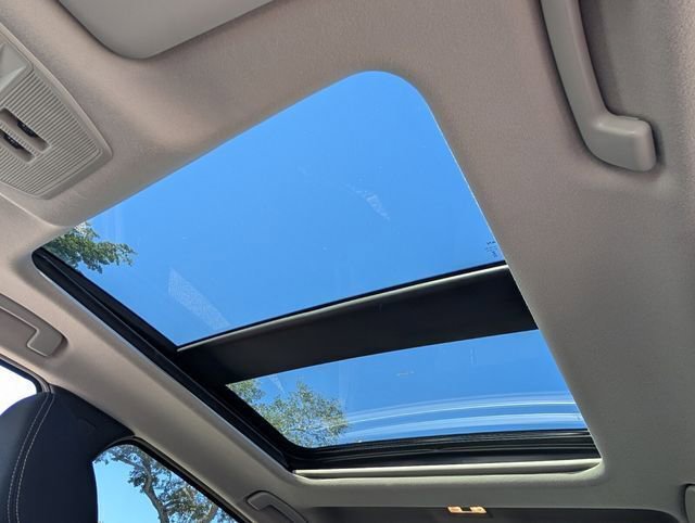 Used 2025 Nissan Kicks SV w/ SV Premium Package image 21