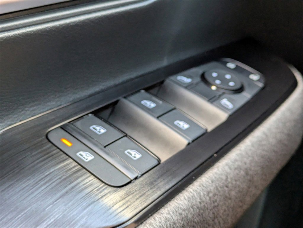 New 2025 Nissan Kicks SV w/ Charging Package image 29