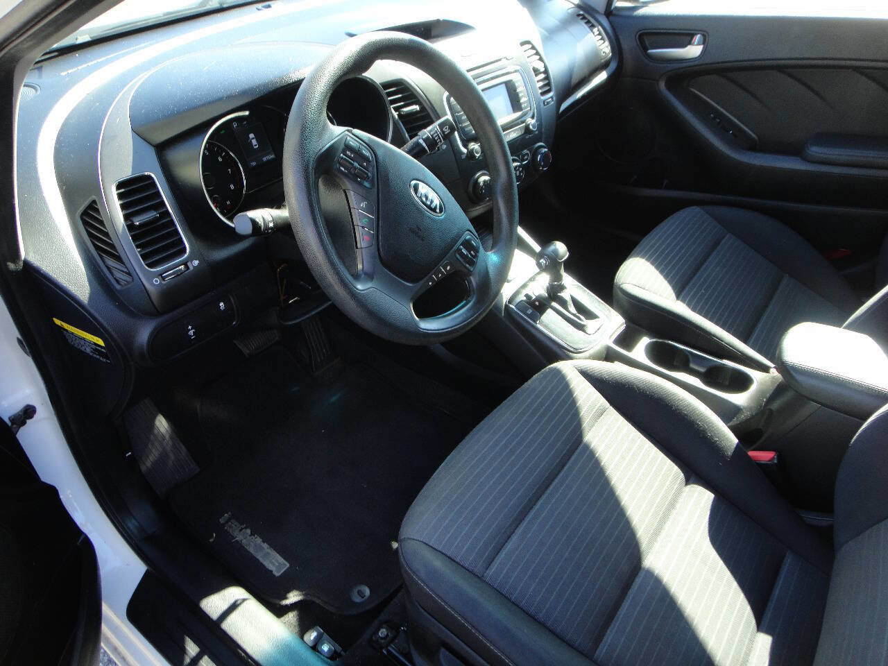 Used 2017 Kia Forte LX w/ LX Popular Package FWD image 7