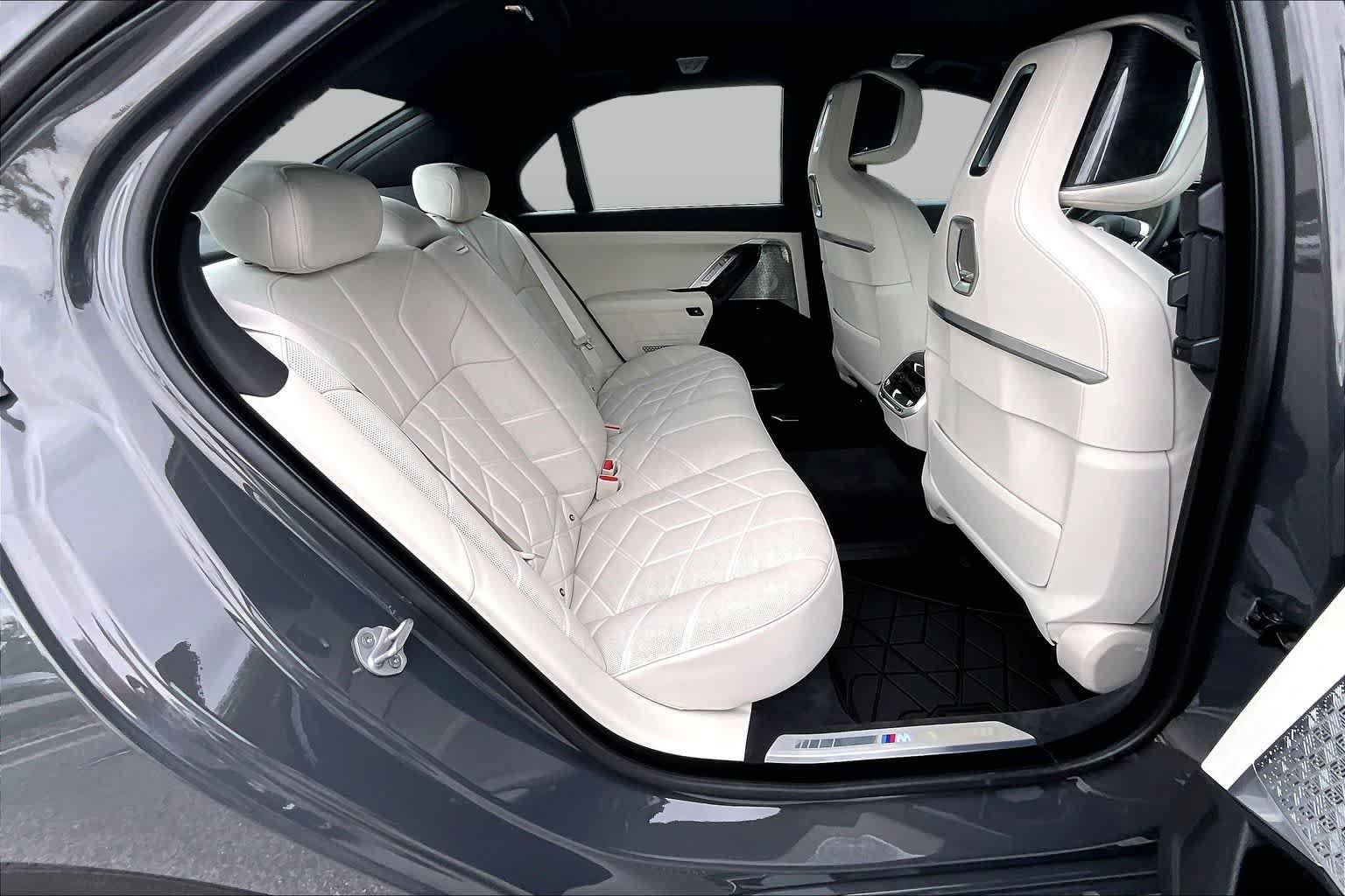 Certified 2026 BMW 740i xDrive AWD/4WD image 20