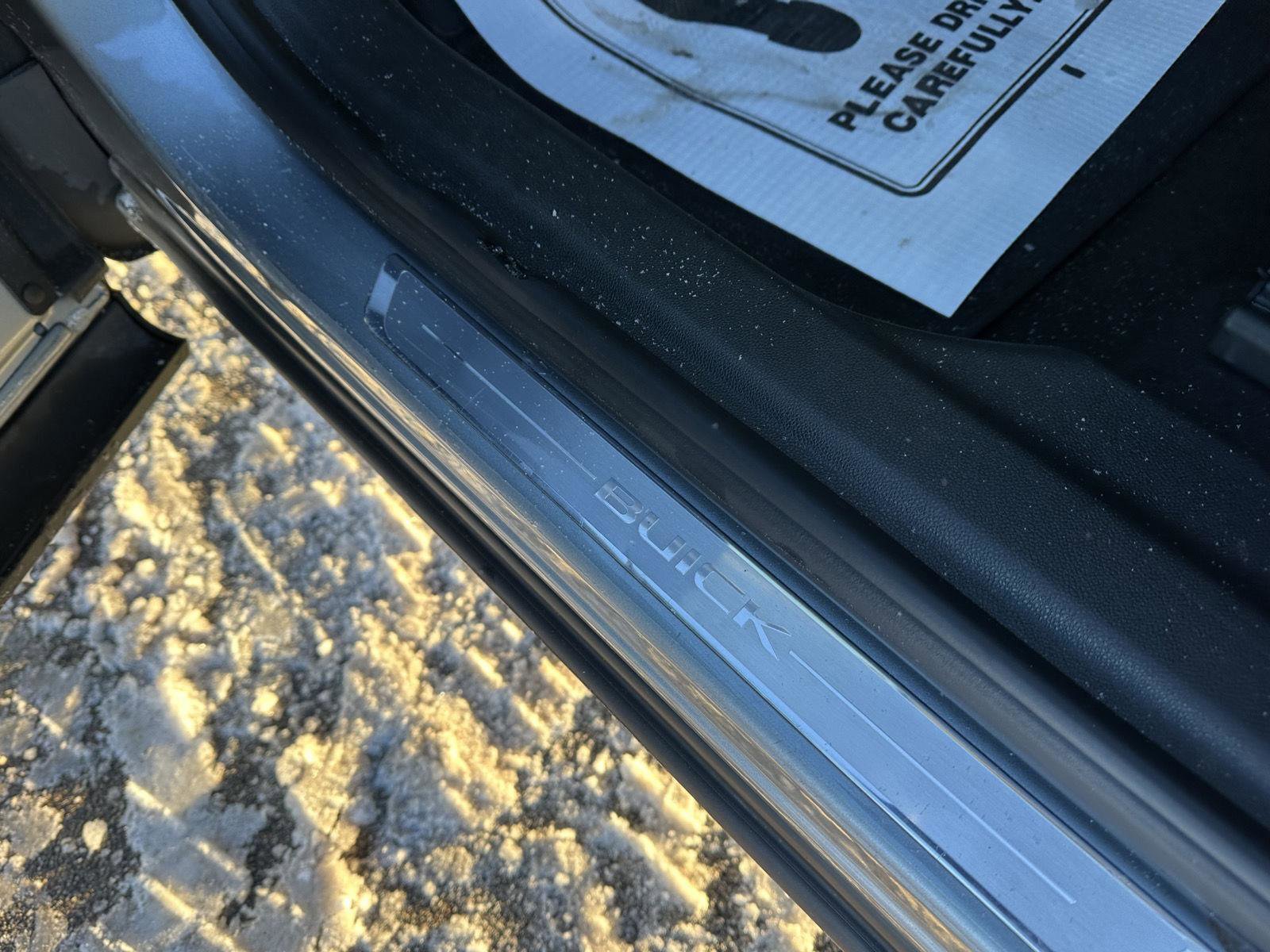 Used 2025 Buick Envision Preferred image 23