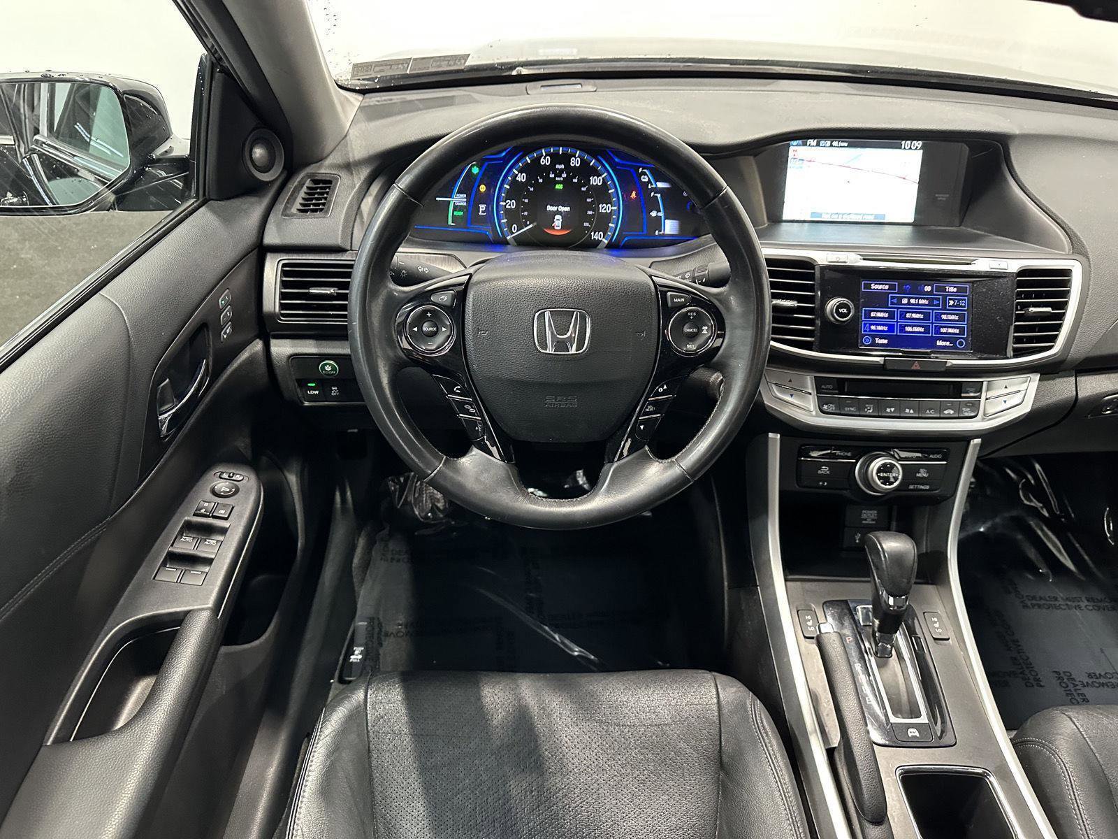 Used 2015 Honda Accord Touring image 17