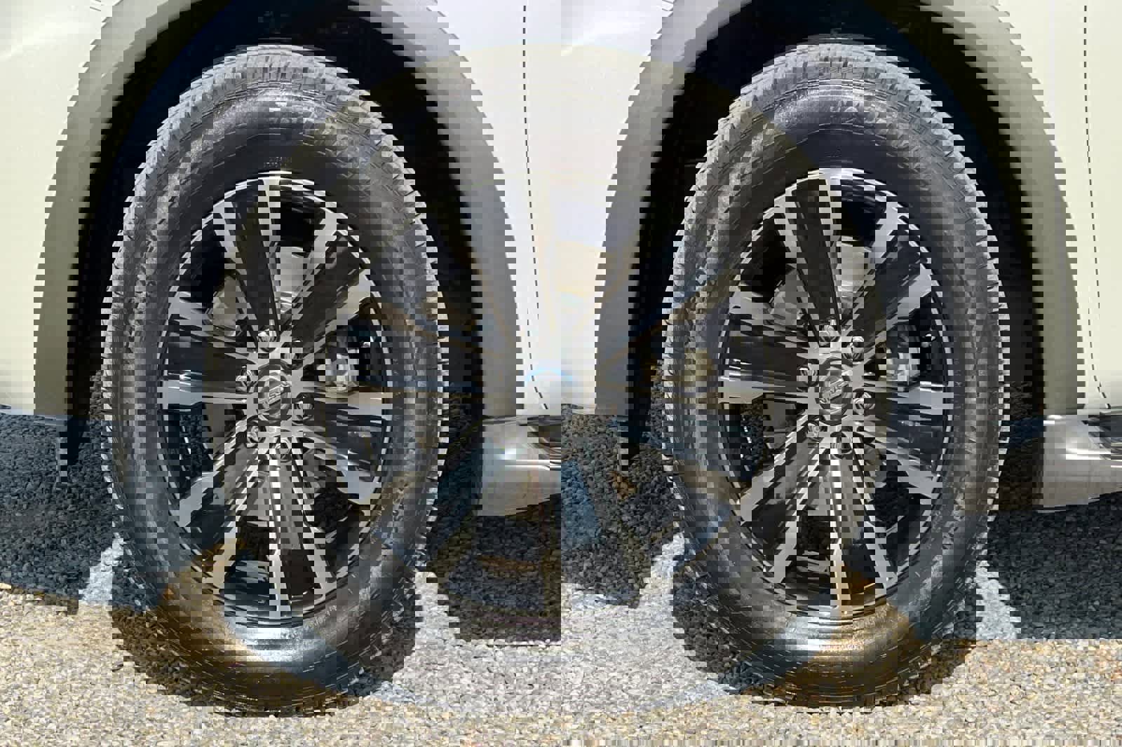 Used 2017 Nissan Armada Platinum image 39