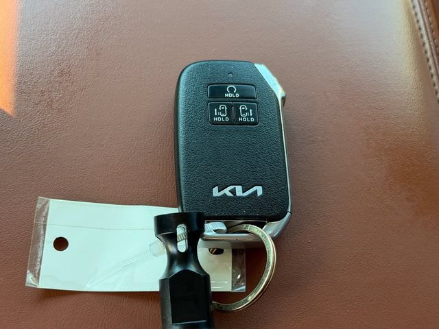 Used 2023 Kia Carnival SX Prestige FWD image 25