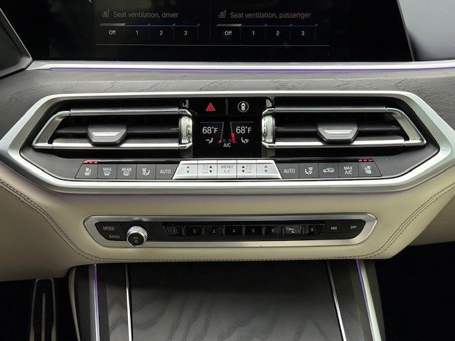 Used 2022 BMW X7 M50i image 30