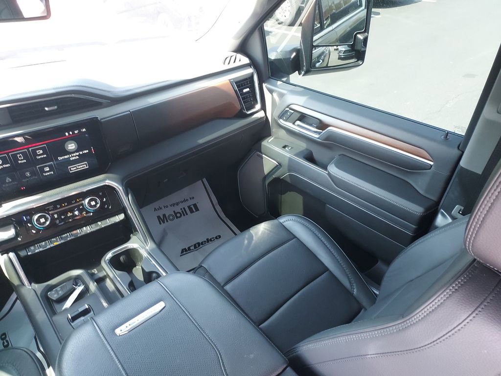 Used 2024 GMC Sierra 2500 Denali image 11