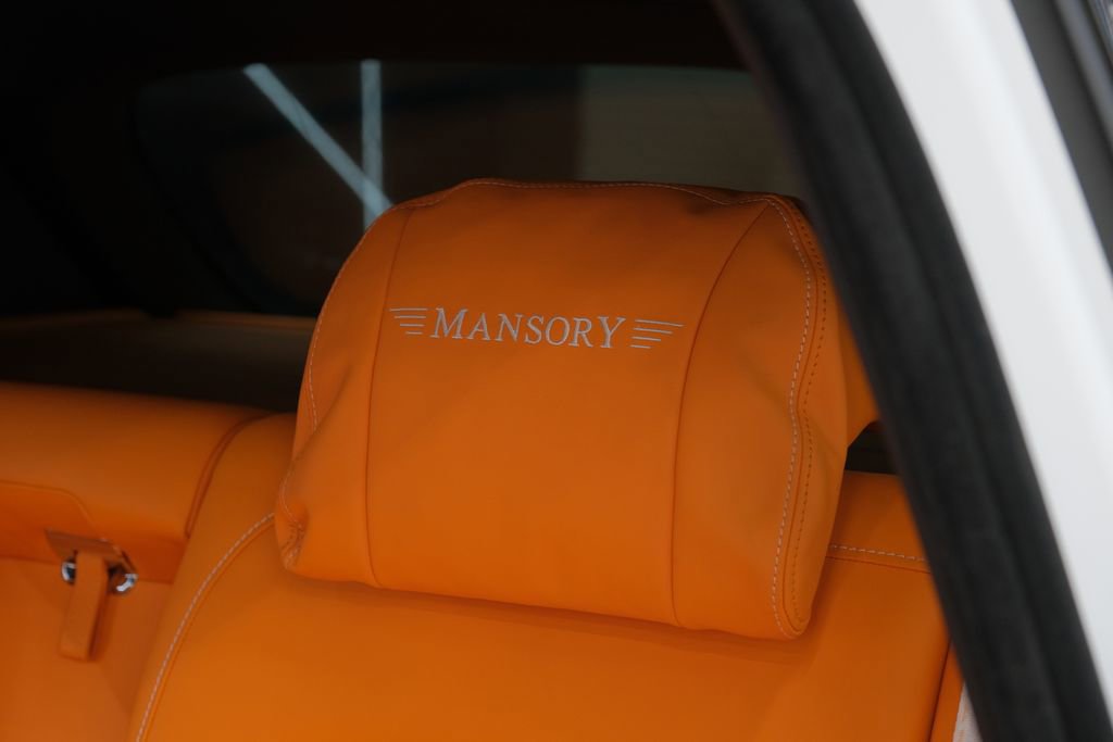 Used 2024 Rolls-Royce Cullinan image 46