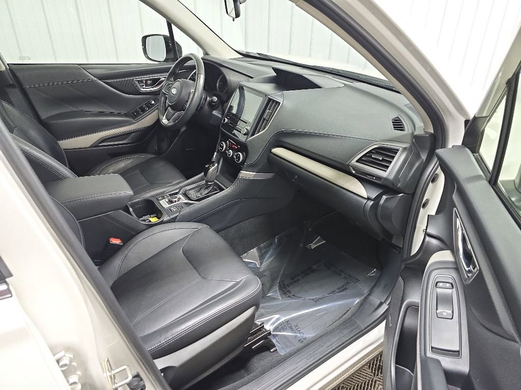 Used 2022 Subaru Forester Limited AWD/4WD image 16