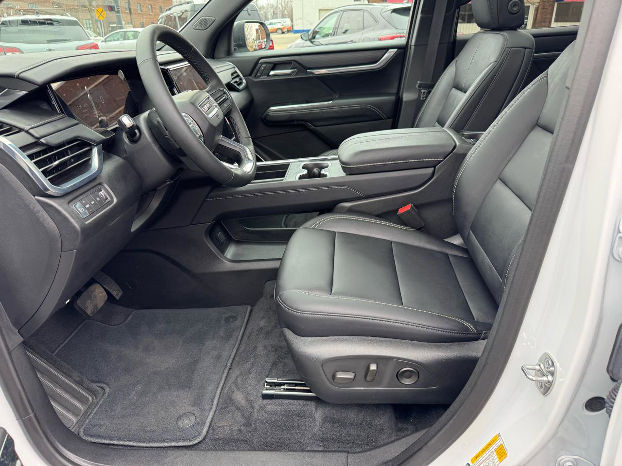 Used 2025 GMC Acadia Elevation w/ Elevation Premium Package AWD/4WD image 16