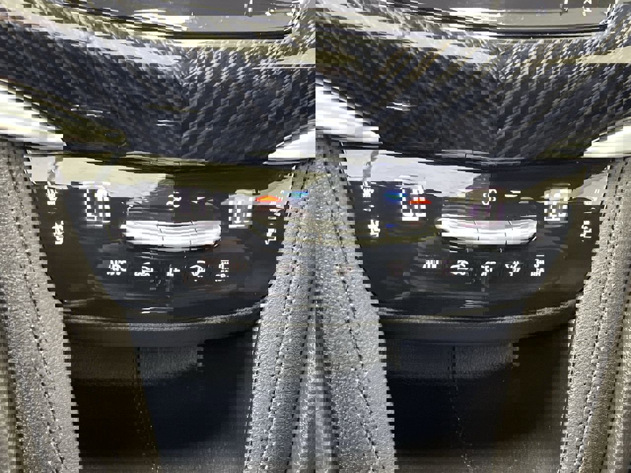 Certified 2025 Cadillac XT6 Premium Luxury AWD/4WD image 25