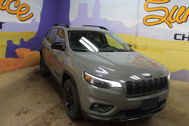 Used 2023 Jeep Cherokee Altitude Lux AWD/4WD image 2