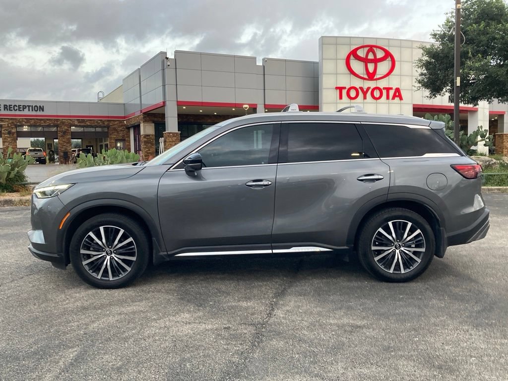 Used 2023 INFINITI QX60 Sensory w/ Vision Package FWD image 8