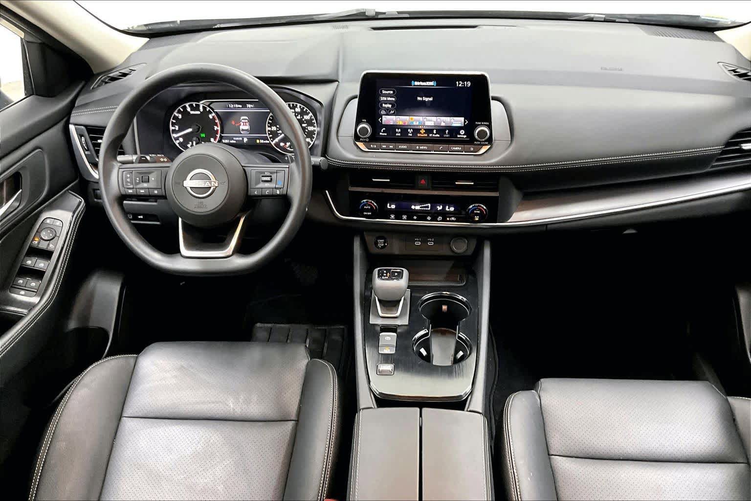 Used 2024 Nissan Rogue SV FWD image 15
