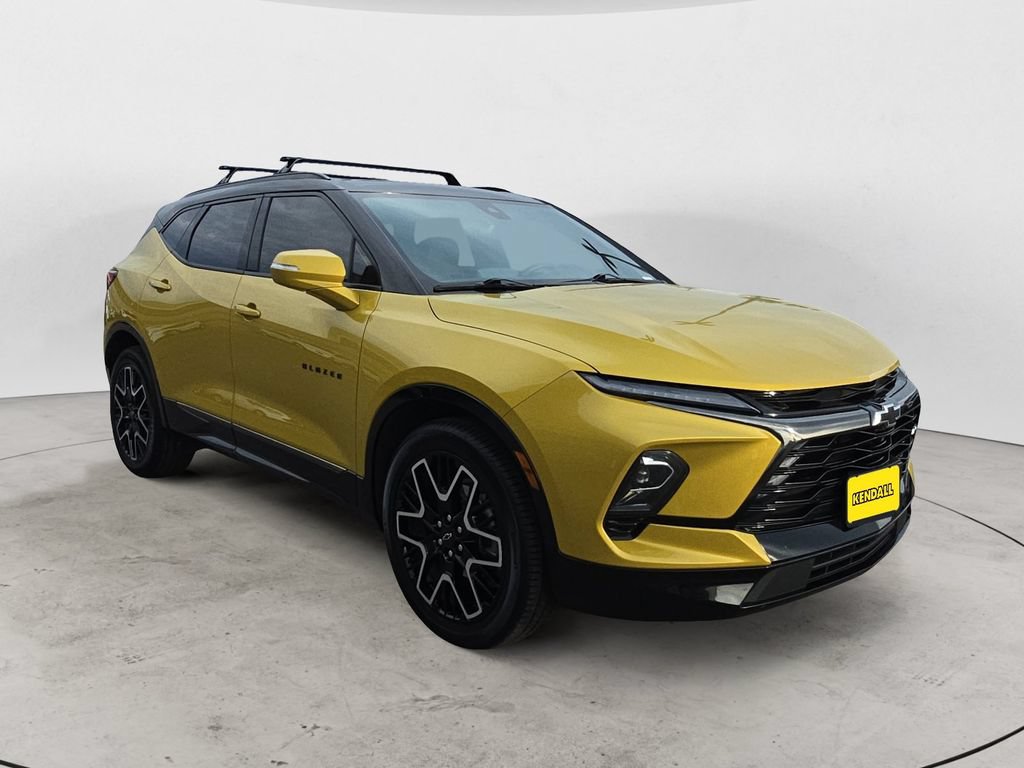 Certified 2023 Chevrolet Blazer RS w/ Driver Confidence II Package AWD/4WD image 3