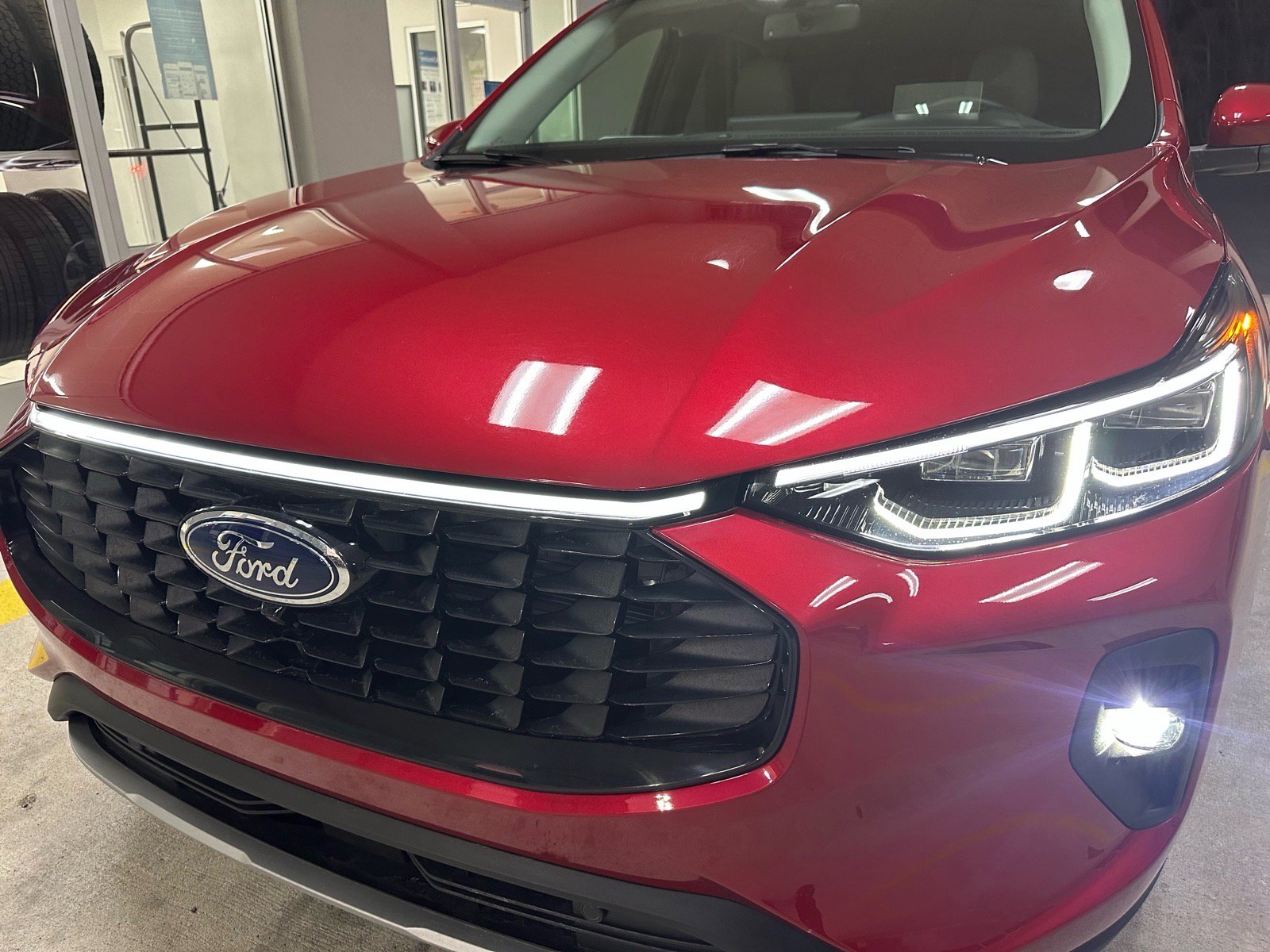 Certified 2025 Ford Escape Platinum w/ Premium Technology Package image 2