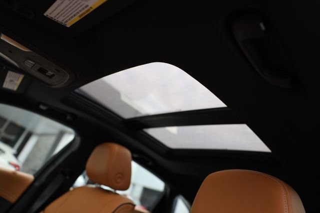 Used 2016 Chevrolet Impala LTZ w/ Enhanced Convenience Package image 39