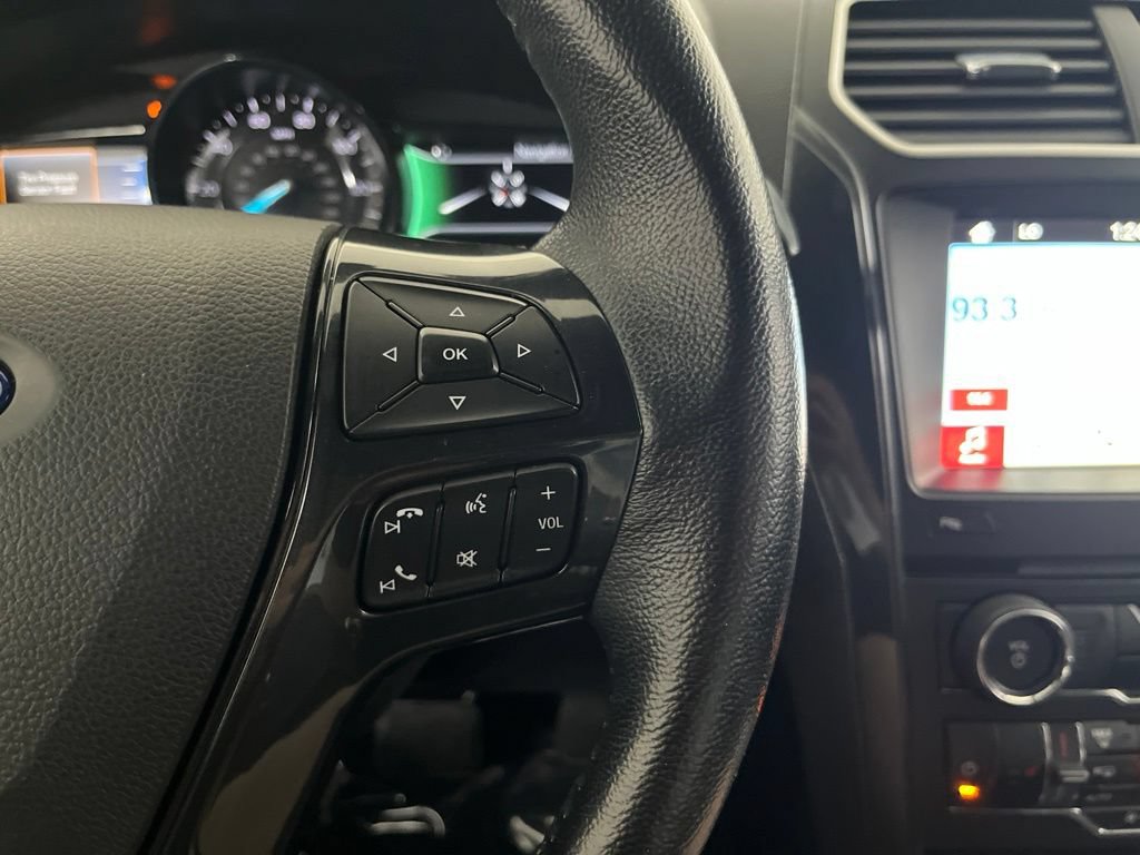 Used 2017 Ford Explorer XLT w/ Equipment Group 202A AWD/4WD image 58