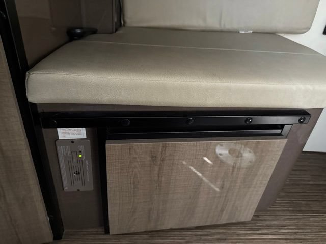 Used 2016 Mercedes-Benz Sprinter 3500 image 26