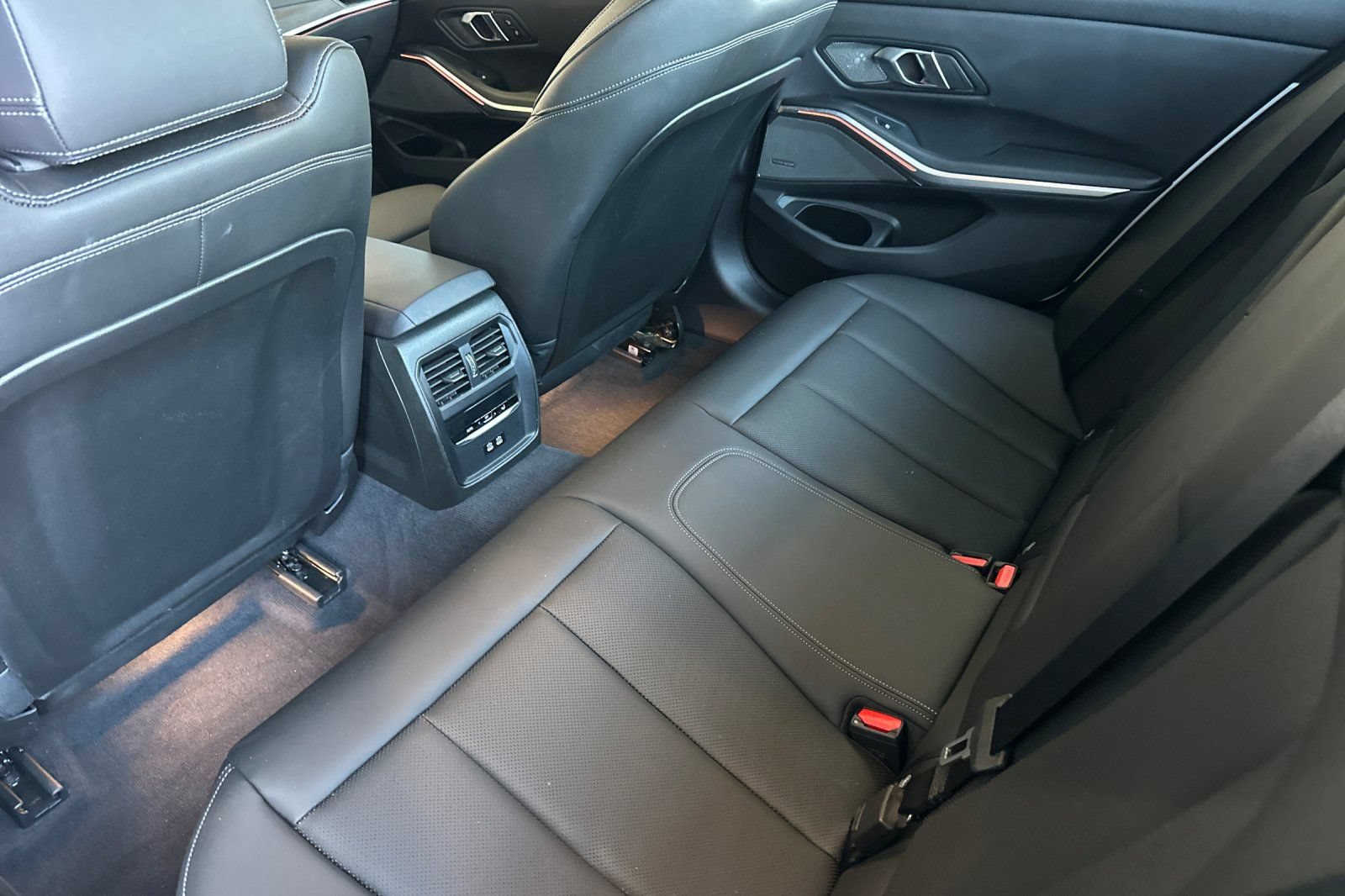 Used 2024 BMW 330e w/ Premium Package RWD image 12