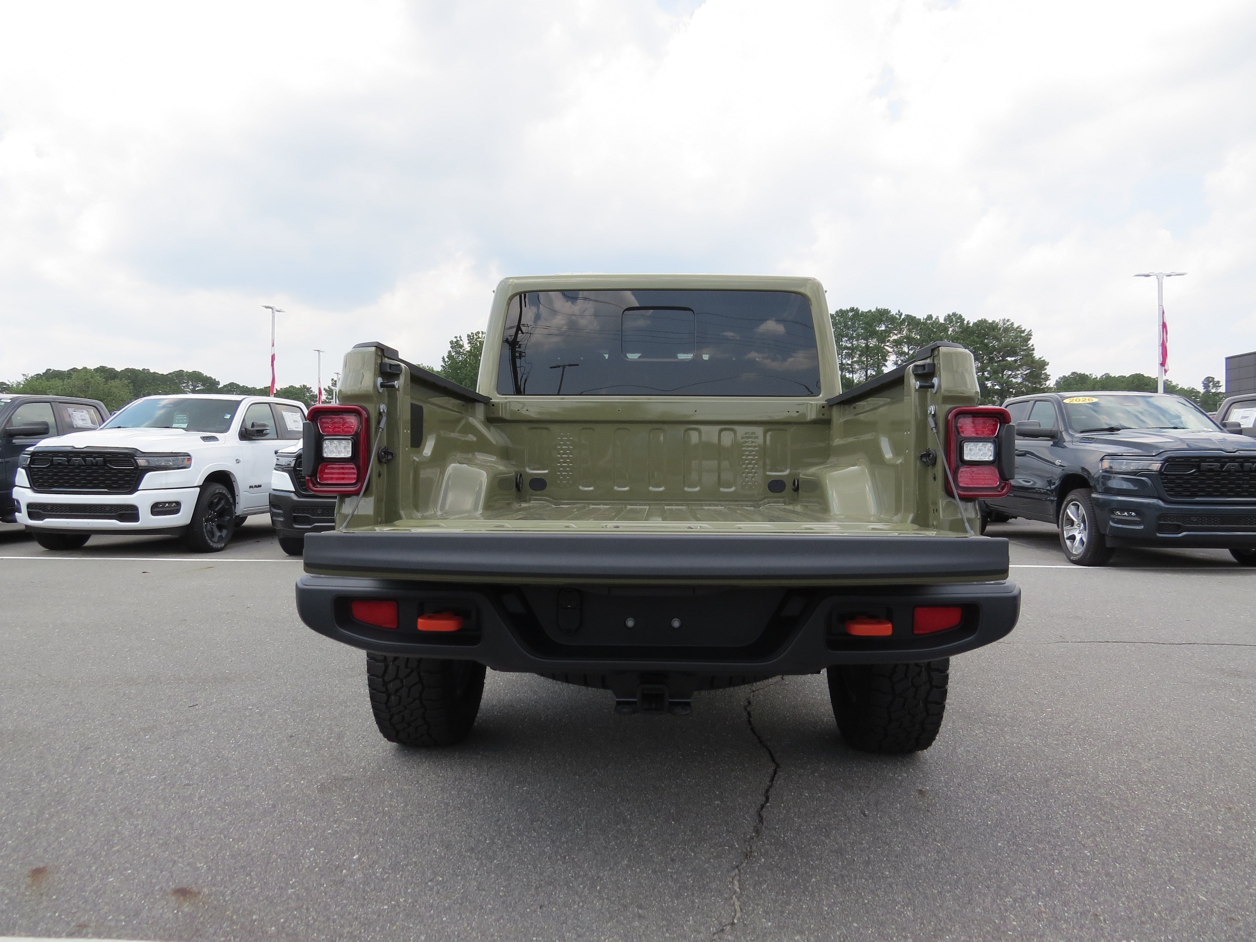 New 2026 Jeep Gladiator Mojave AWD/4WD image 5