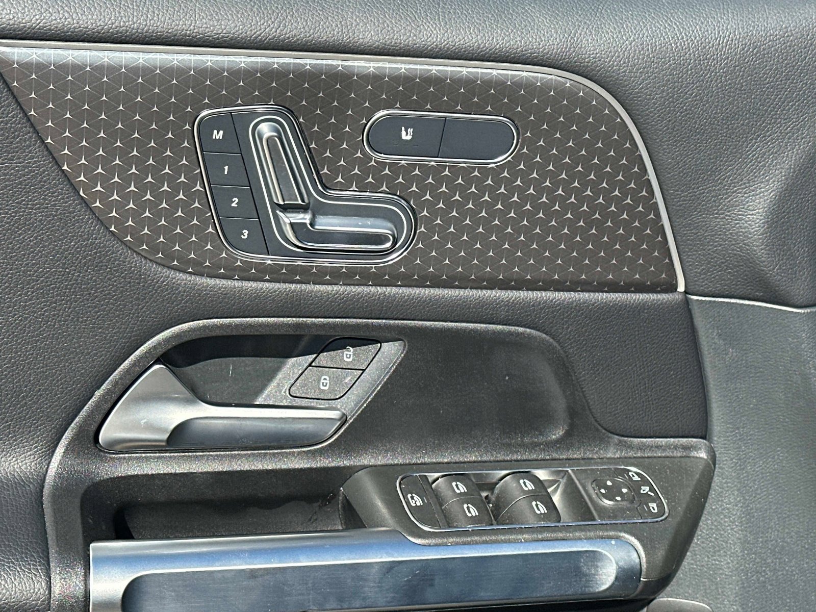 Certified 2025 Mercedes-Benz GLB 250 image 18