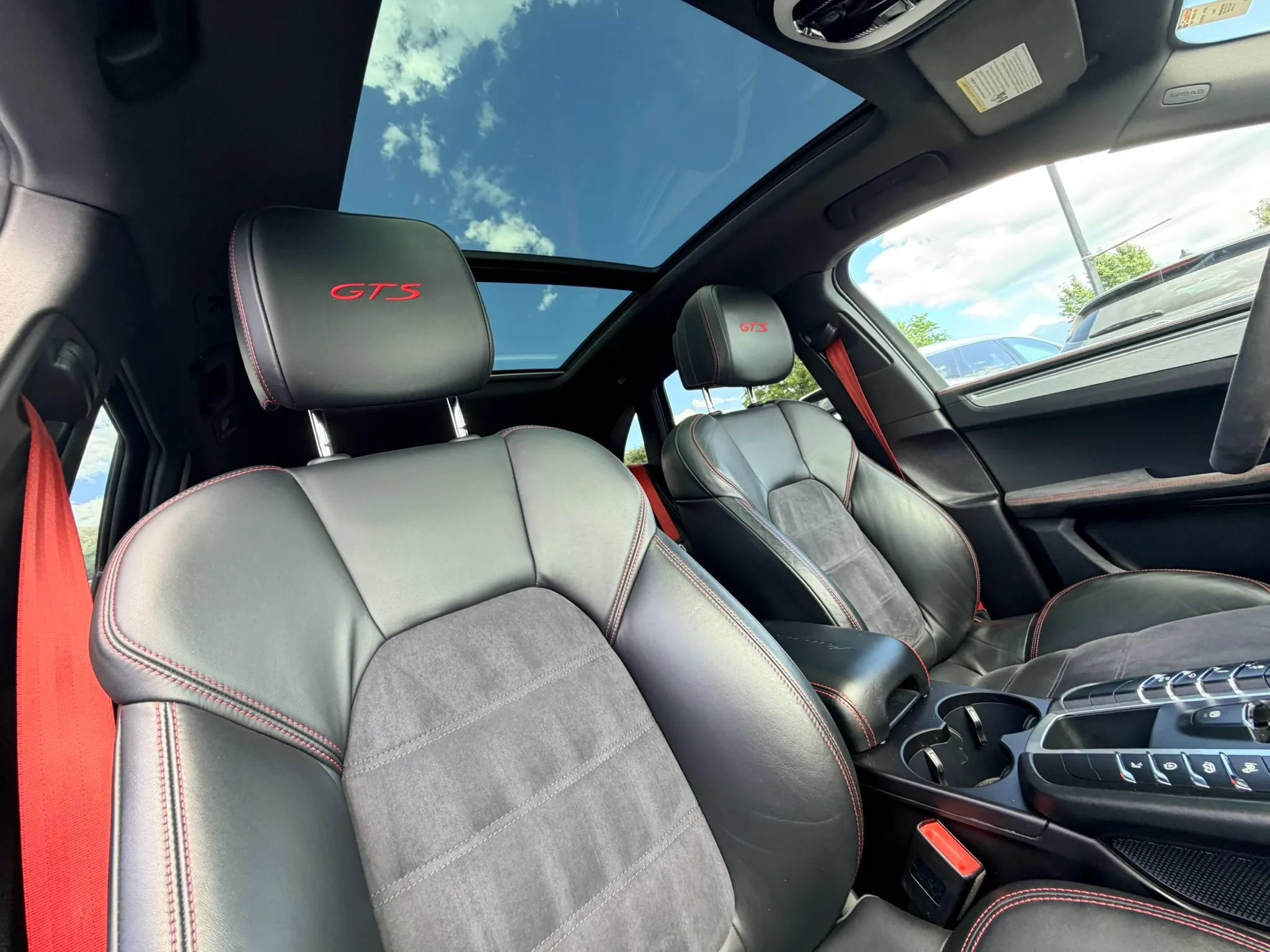 Used 2021 Porsche Macan GTS w/ Sport Chrono Package AWD/4WD image 24