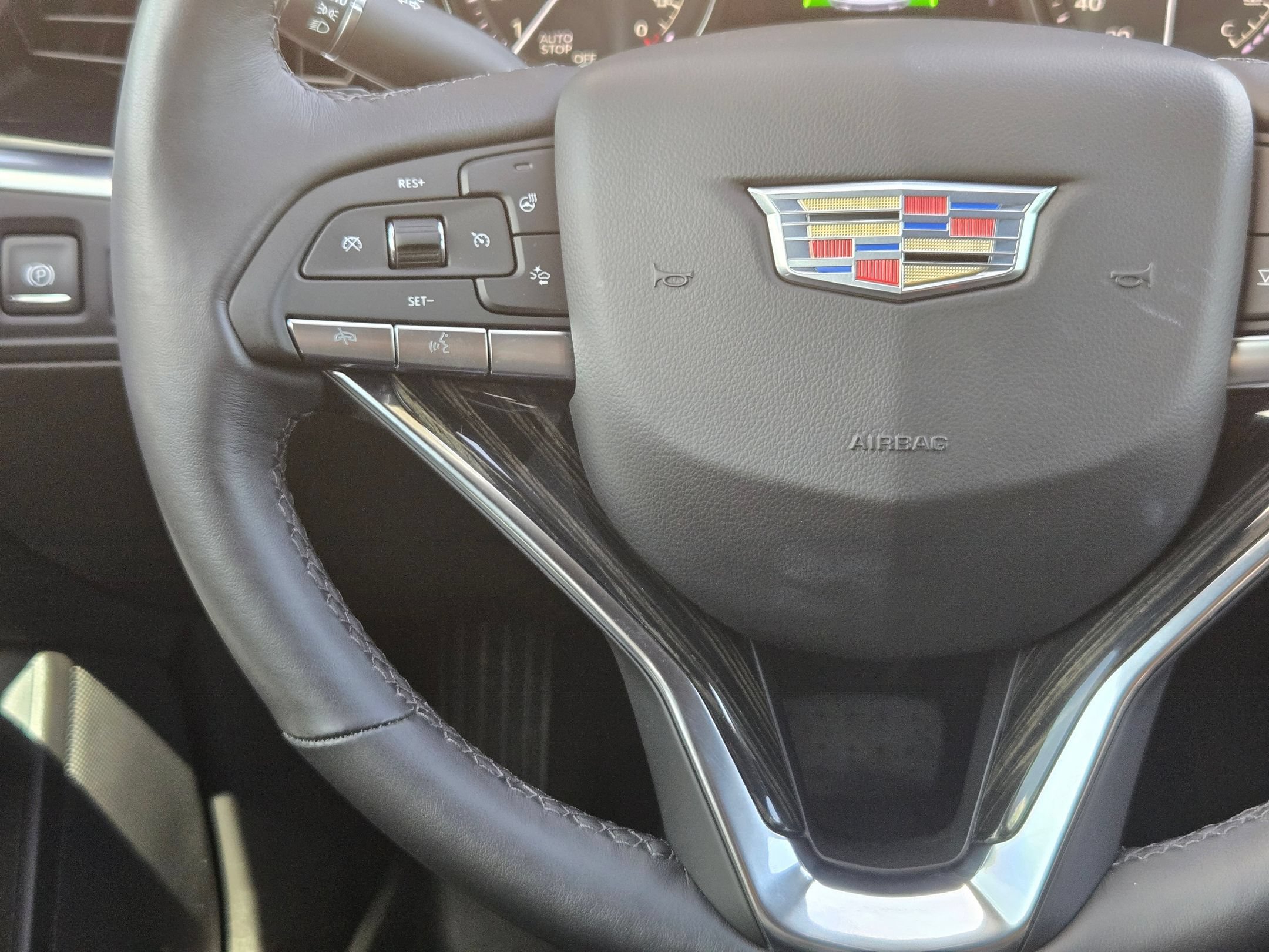 Used 2022 Cadillac XT6 Premium Luxury w/ Technology Package FWD image 22