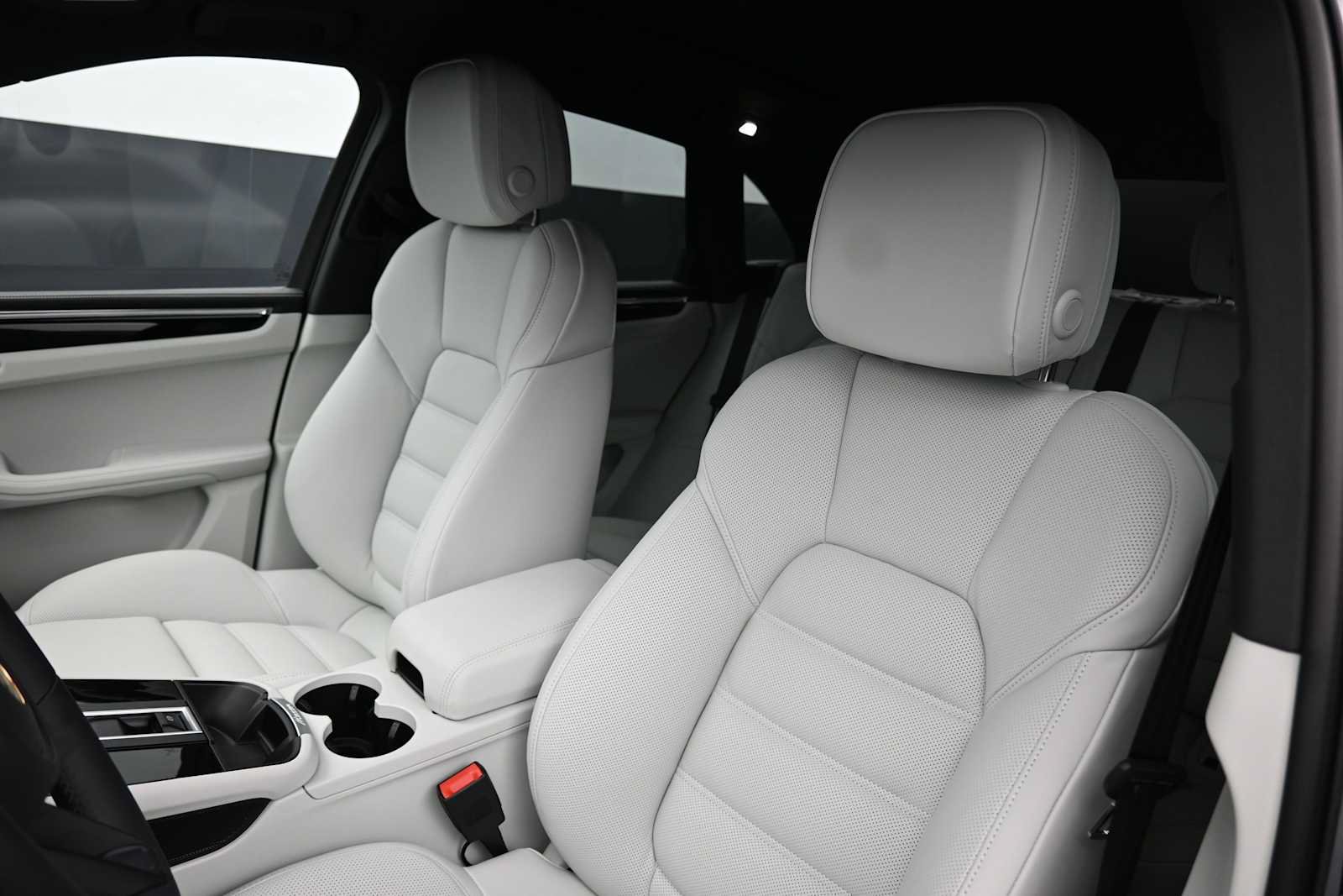 New 2026 Porsche Macan S AWD/4WD image 5