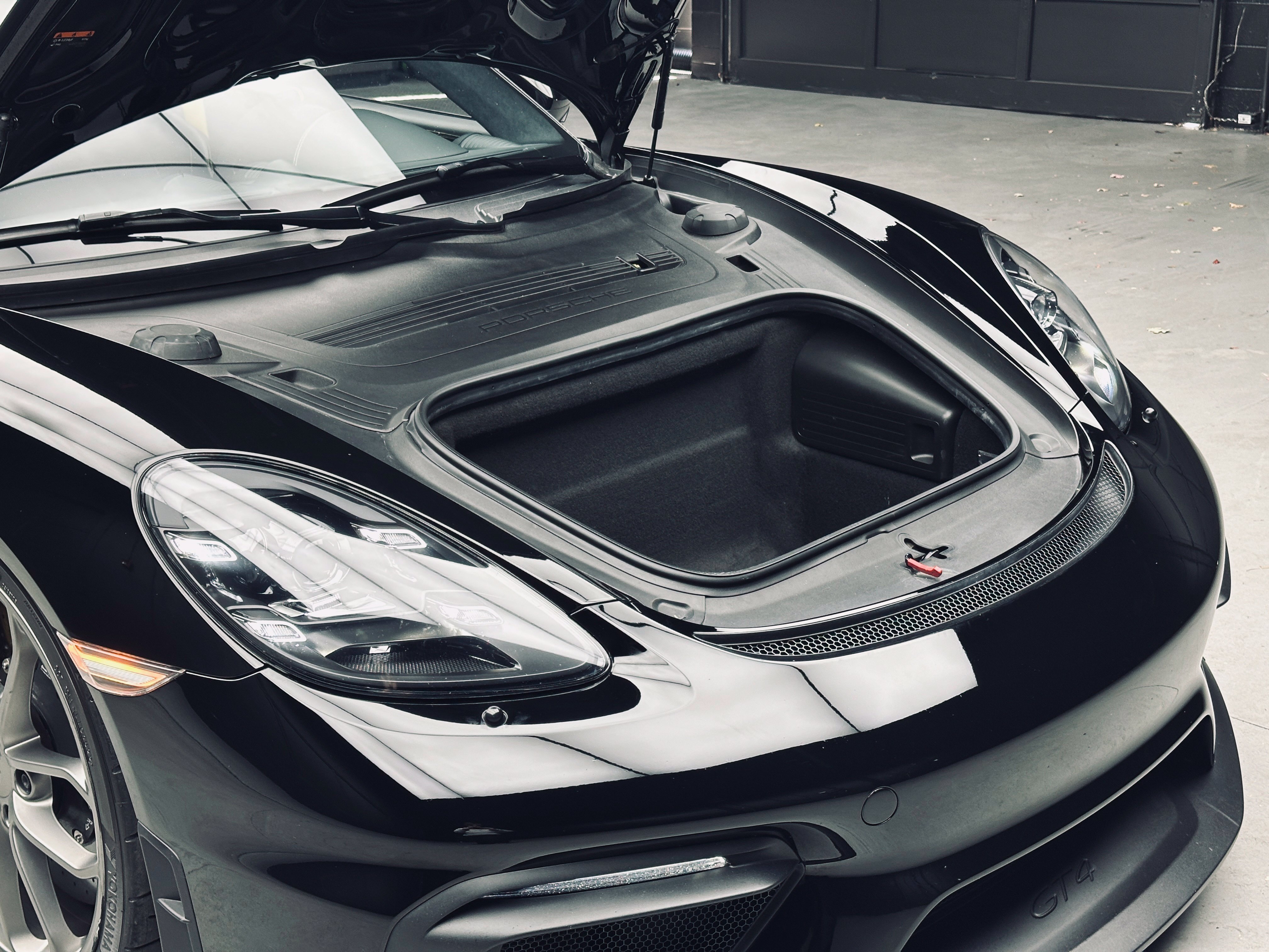 Used 2020 Porsche 718 Cayman GT4 RWD image 36