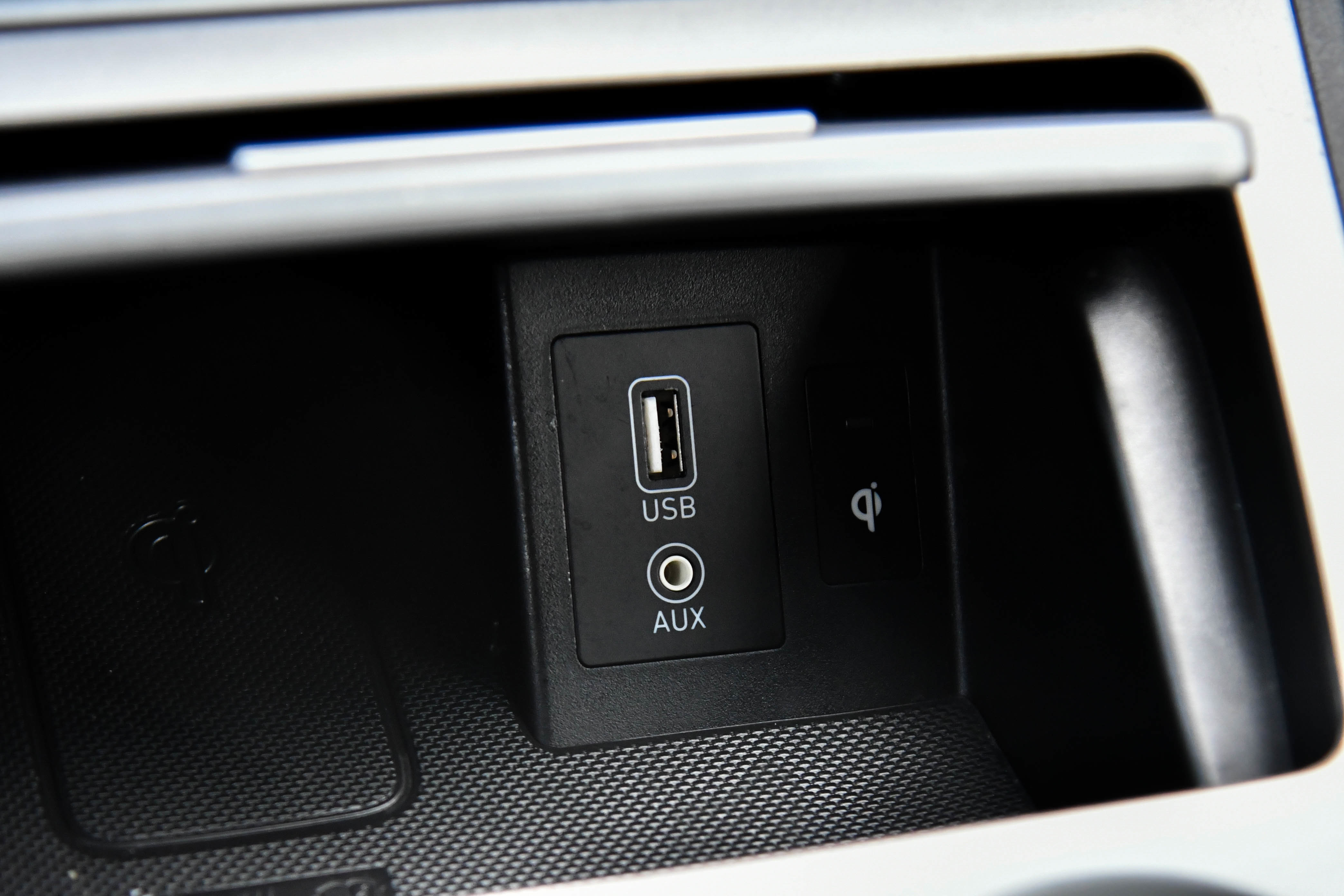 Used 2021 Hyundai Kona Limited image 24