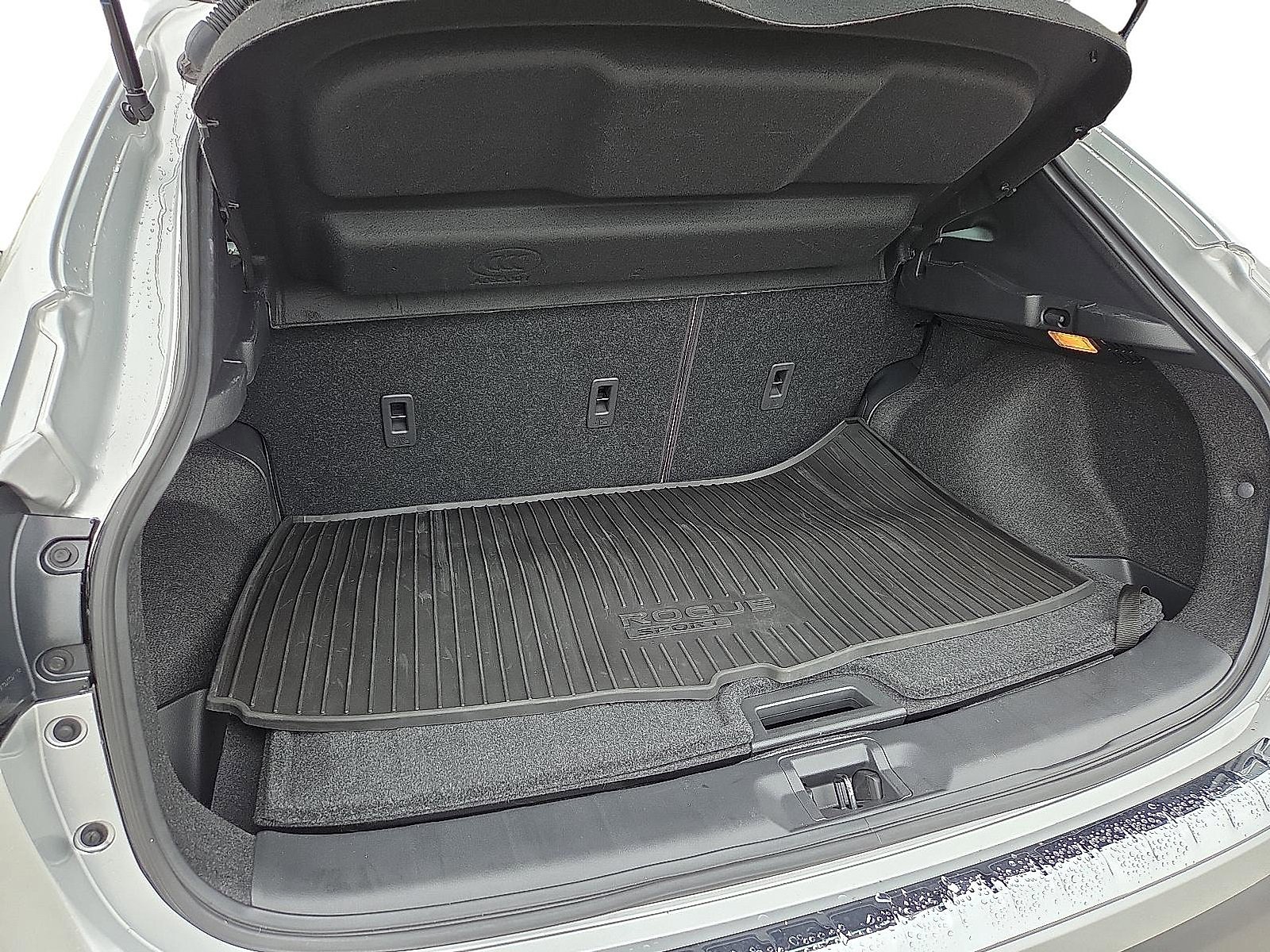 Used 2022 Nissan Rogue Sport SL w/ Premium Package image 9