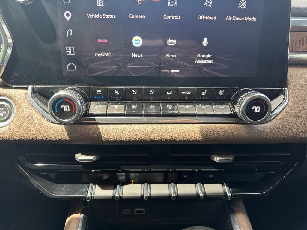 Certified 2023 GMC Canyon Denali w/ Denali Black Edition AWD/4WD image 21