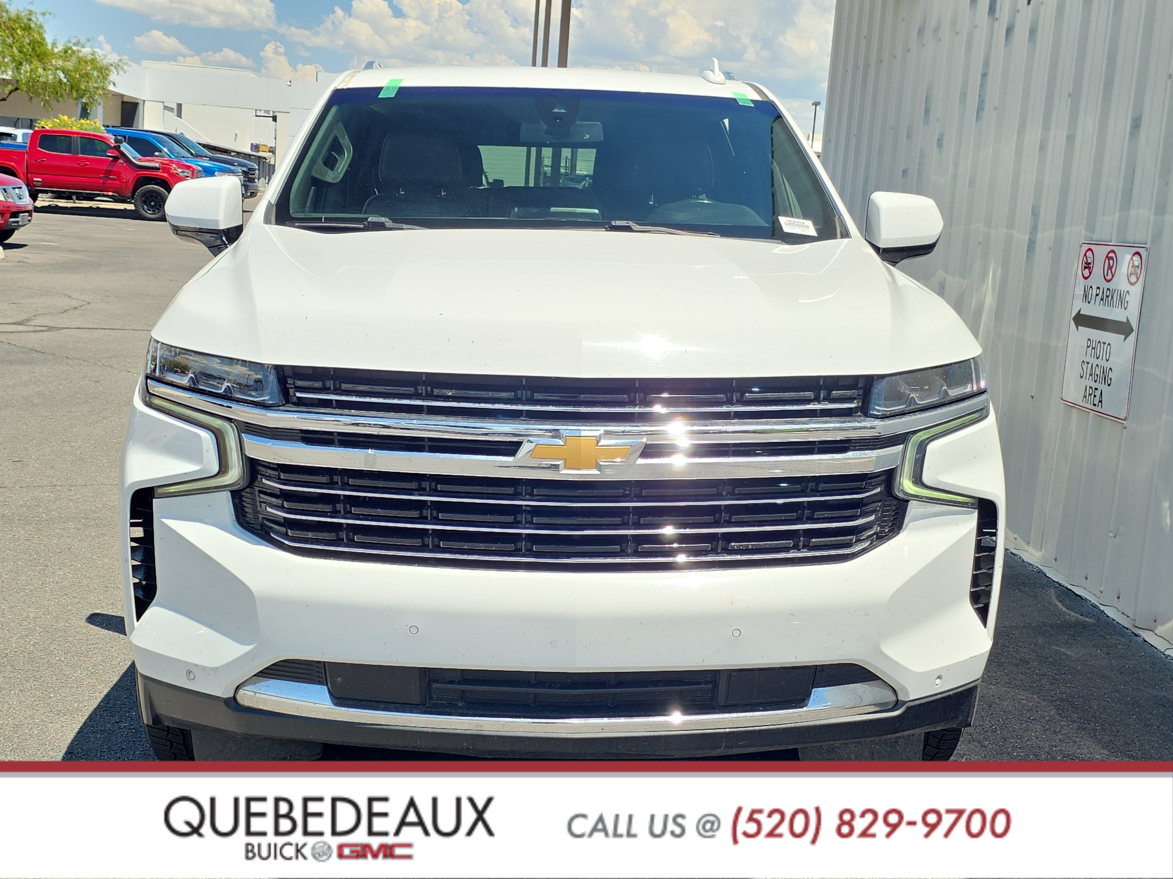 Used 2022 Chevrolet Suburban LT RWD image 2