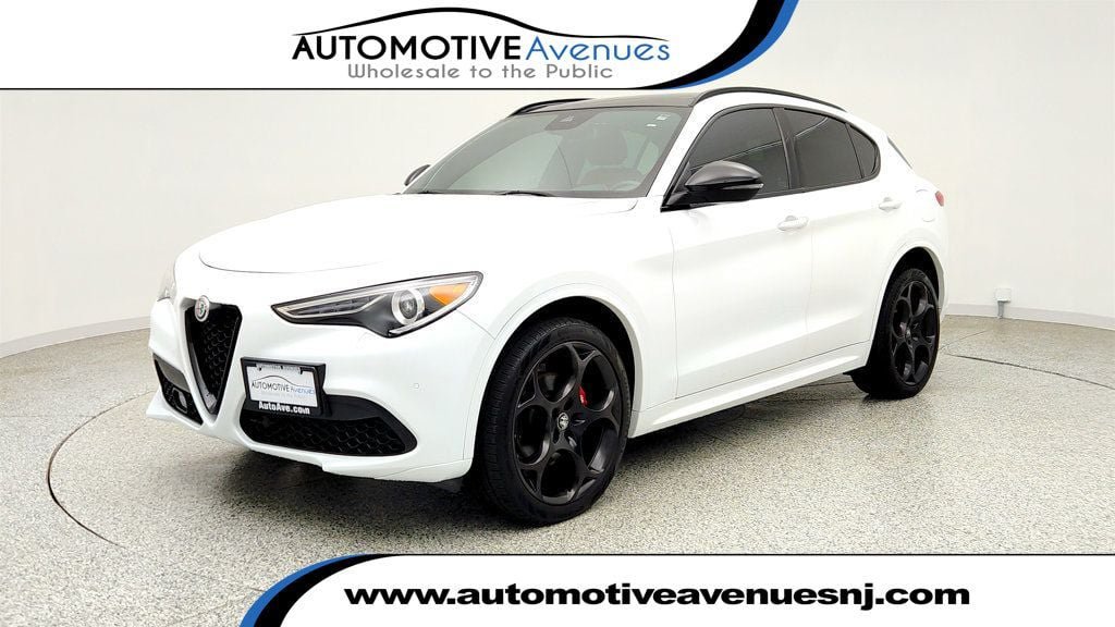 Used 2023 Alfa Romeo Stelvio Veloce AWD/4WD image 1