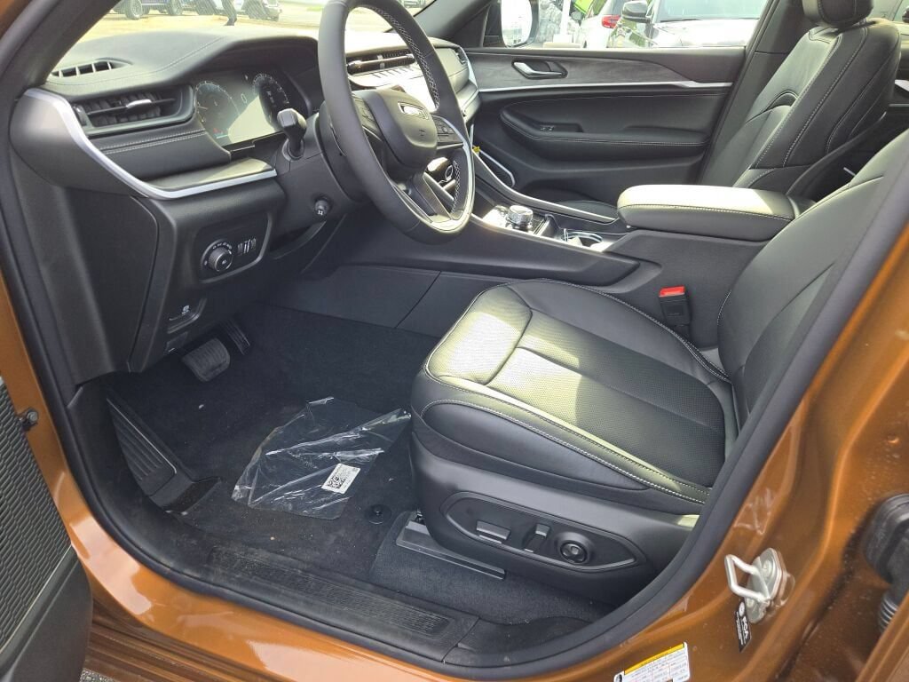 New 2026 Jeep Grand Cherokee Limited AWD/4WD image 25