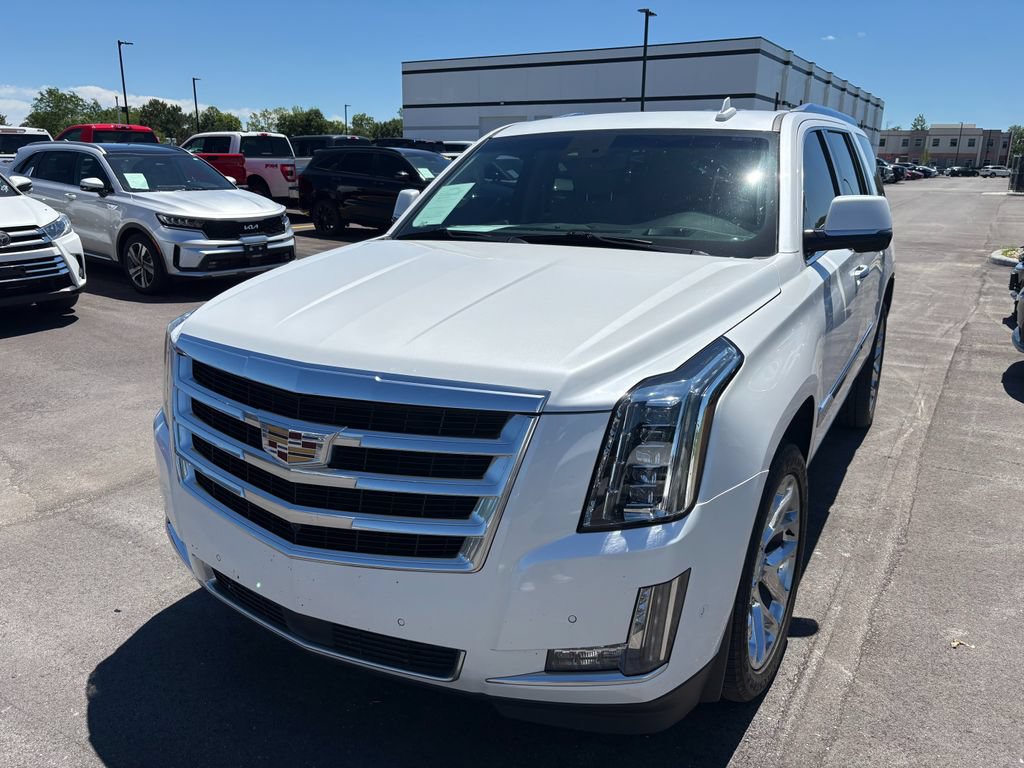 Used 2018 Cadillac Escalade Premium Luxury AWD/4WD image 2