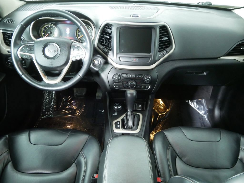Used 2016 Jeep Cherokee Limited image 19