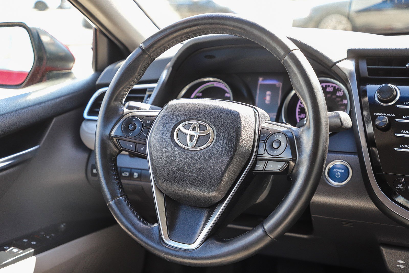 Used 2018 Toyota Camry SE FWD image 17