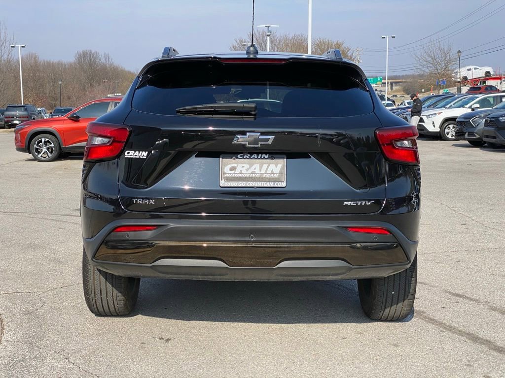 Used 2025 Chevrolet Trax ACTIV w/ Sunroof Package image 6