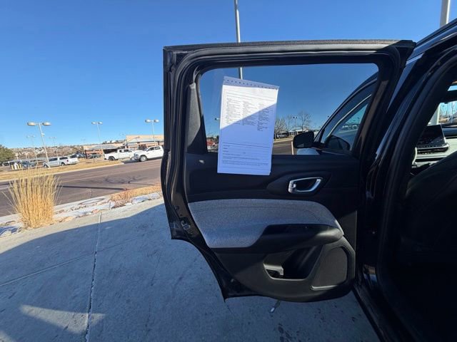 Used 2024 Jeep Compass Latitude image 22